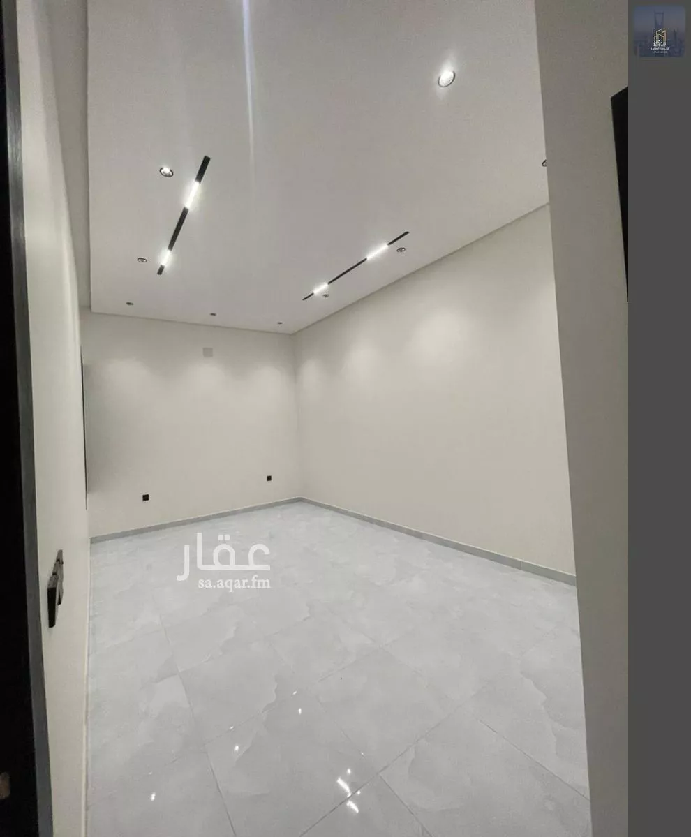 5 bedroom floor in Al Janadriyah 9