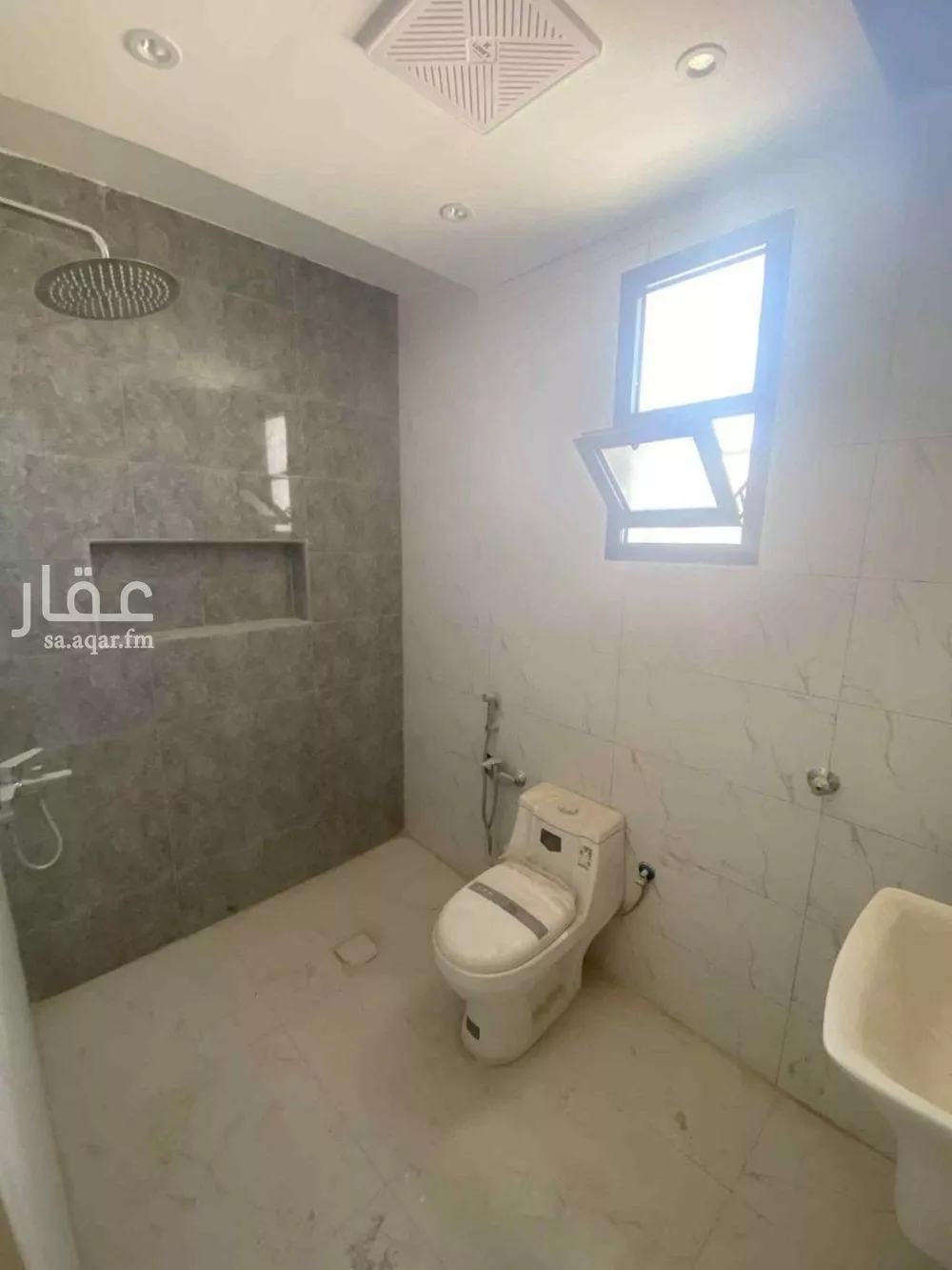 دور 6 غرف في عكاظ 12