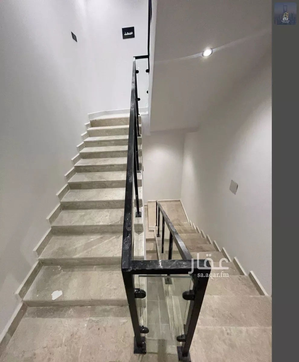 5 bedroom floor in Al Janadriyah 2