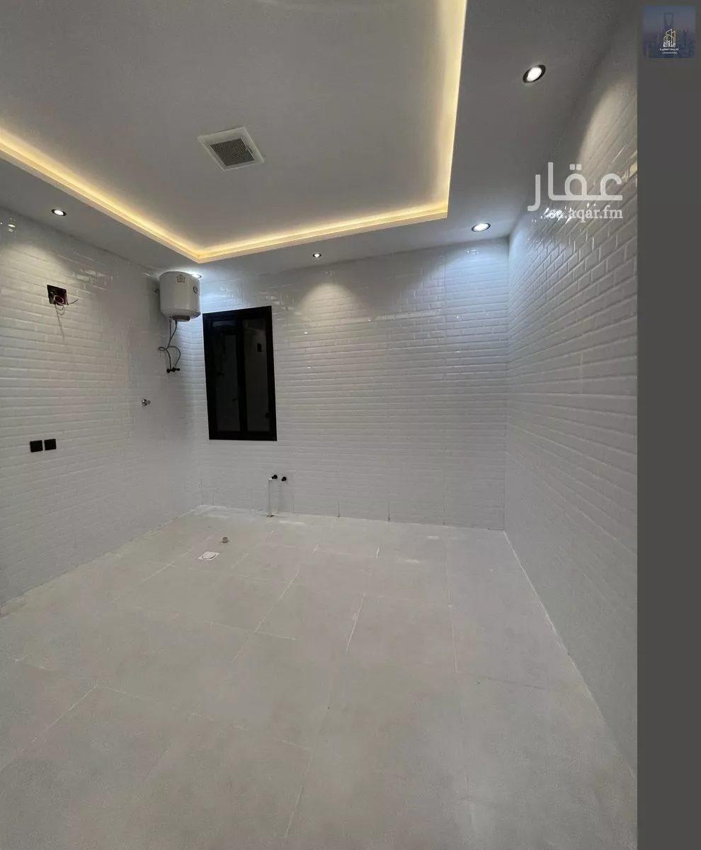 5 bedroom floor in Al Janadriyah 3