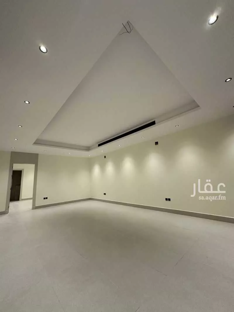 4 bedroom floor in Al Khaleej 2