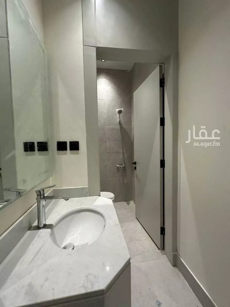4 bedroom floor in Al Khaleej 4