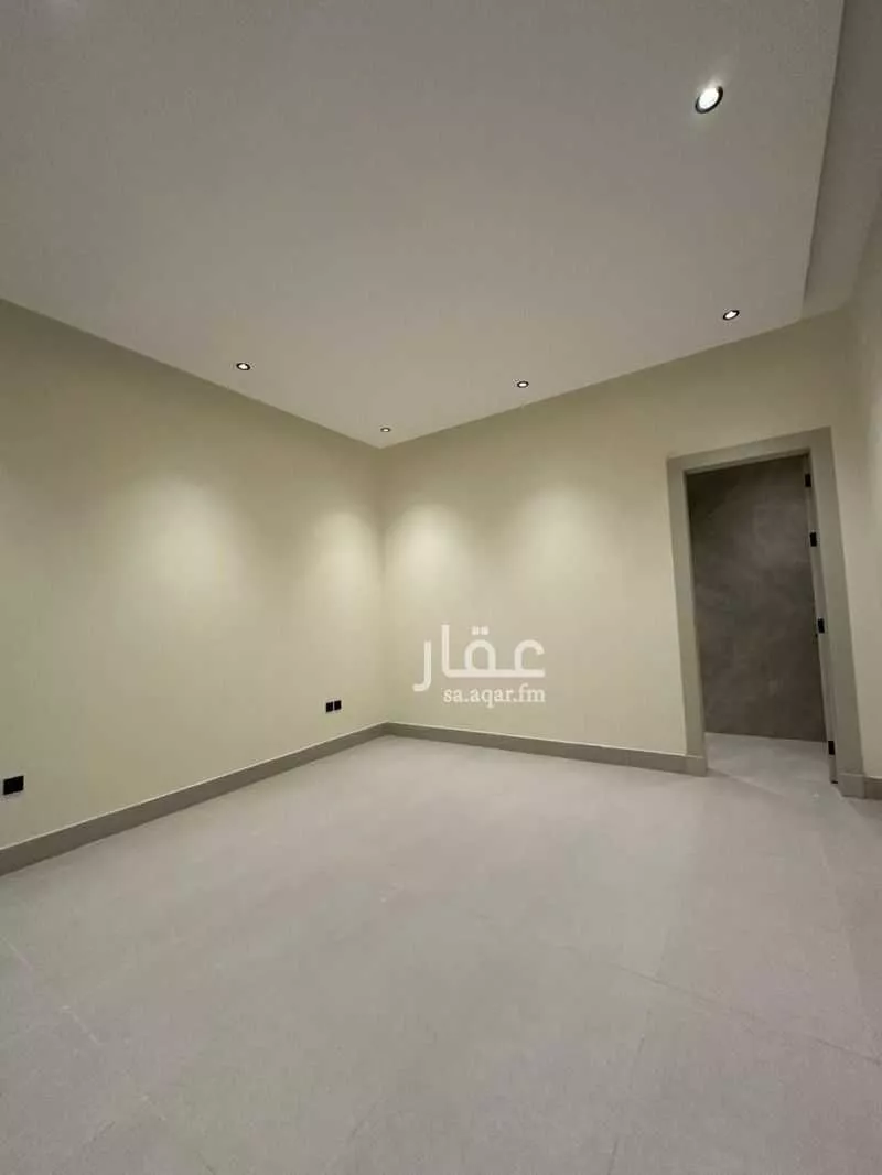 4 bedroom floor in Al Khaleej 8