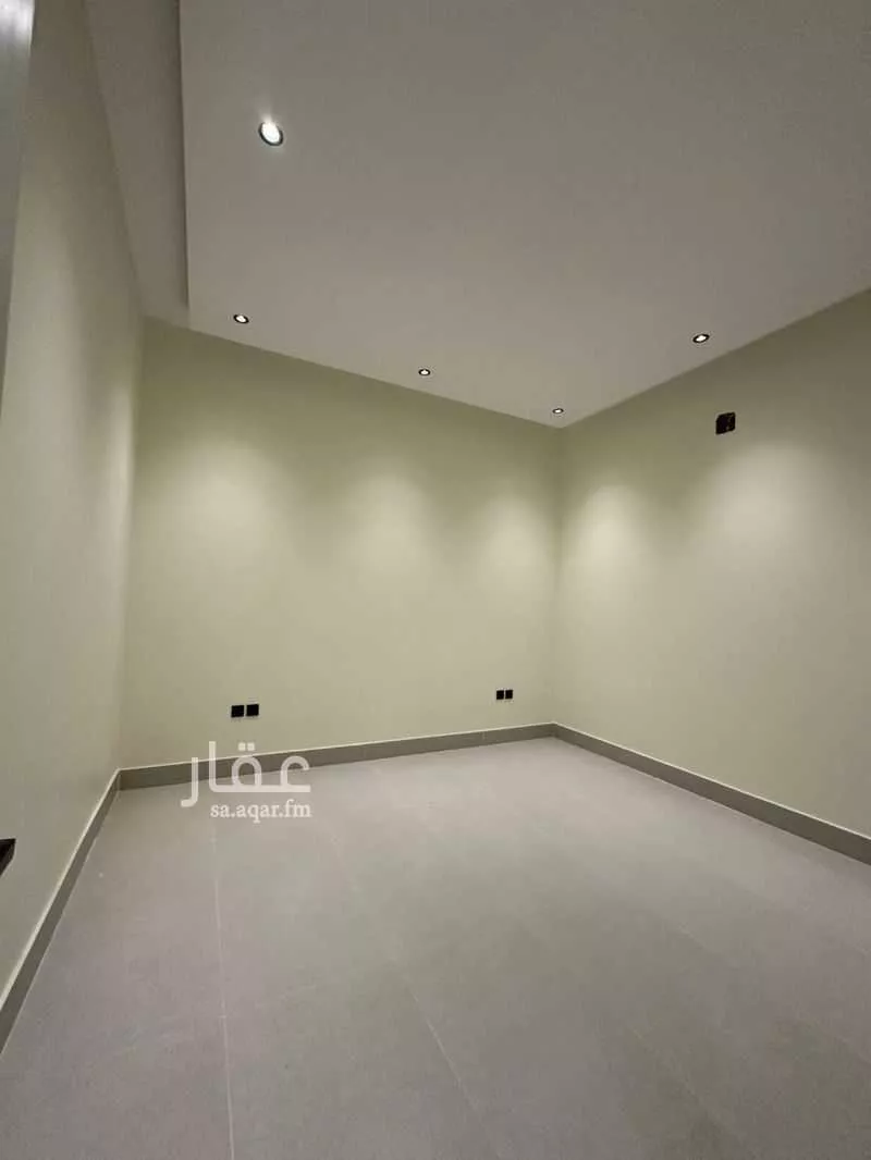 4 bedroom floor in Al Khaleej 9