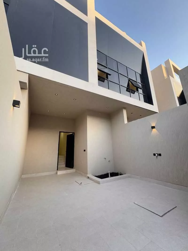 3 bedroom floor in Al Aridh 2