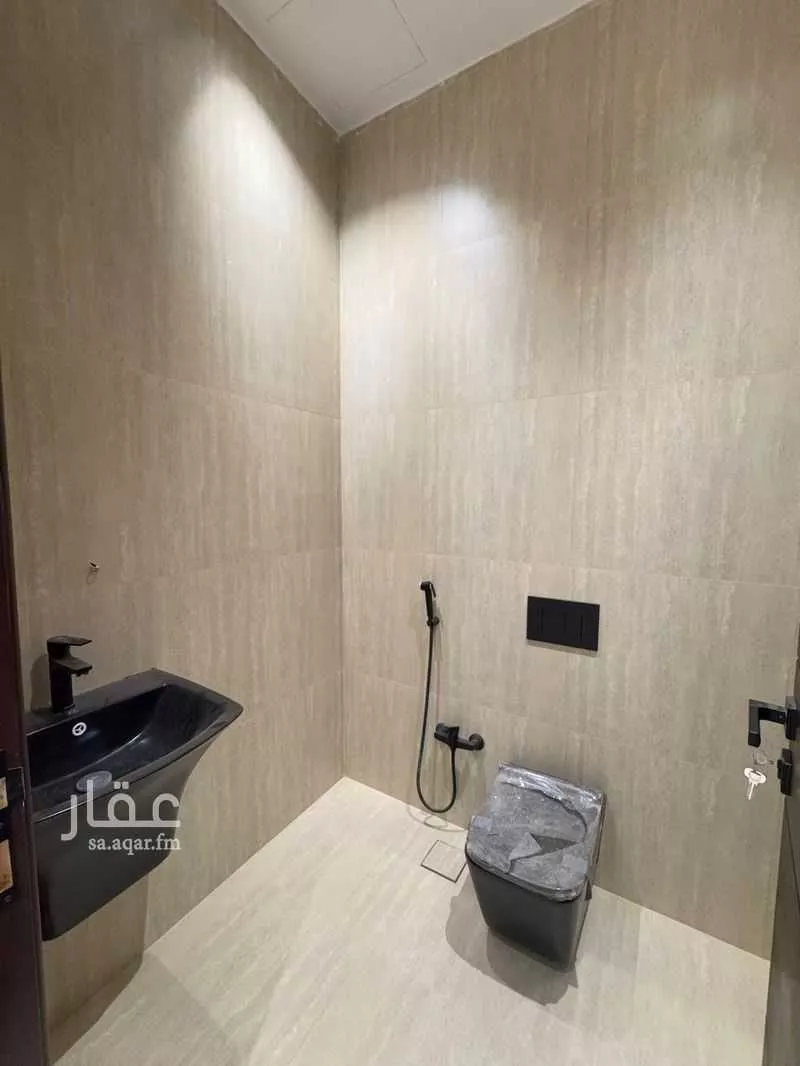 3 bedroom floor in Al Aridh 19
