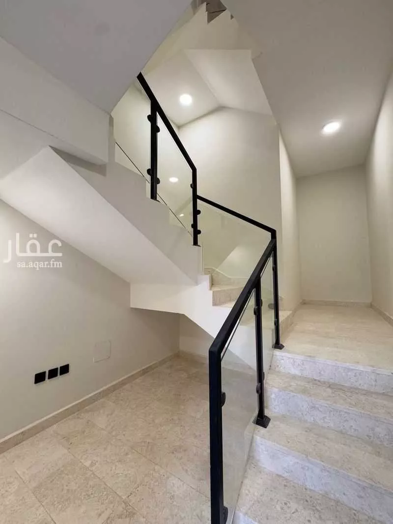 3 bedroom floor in Al Aridh 3