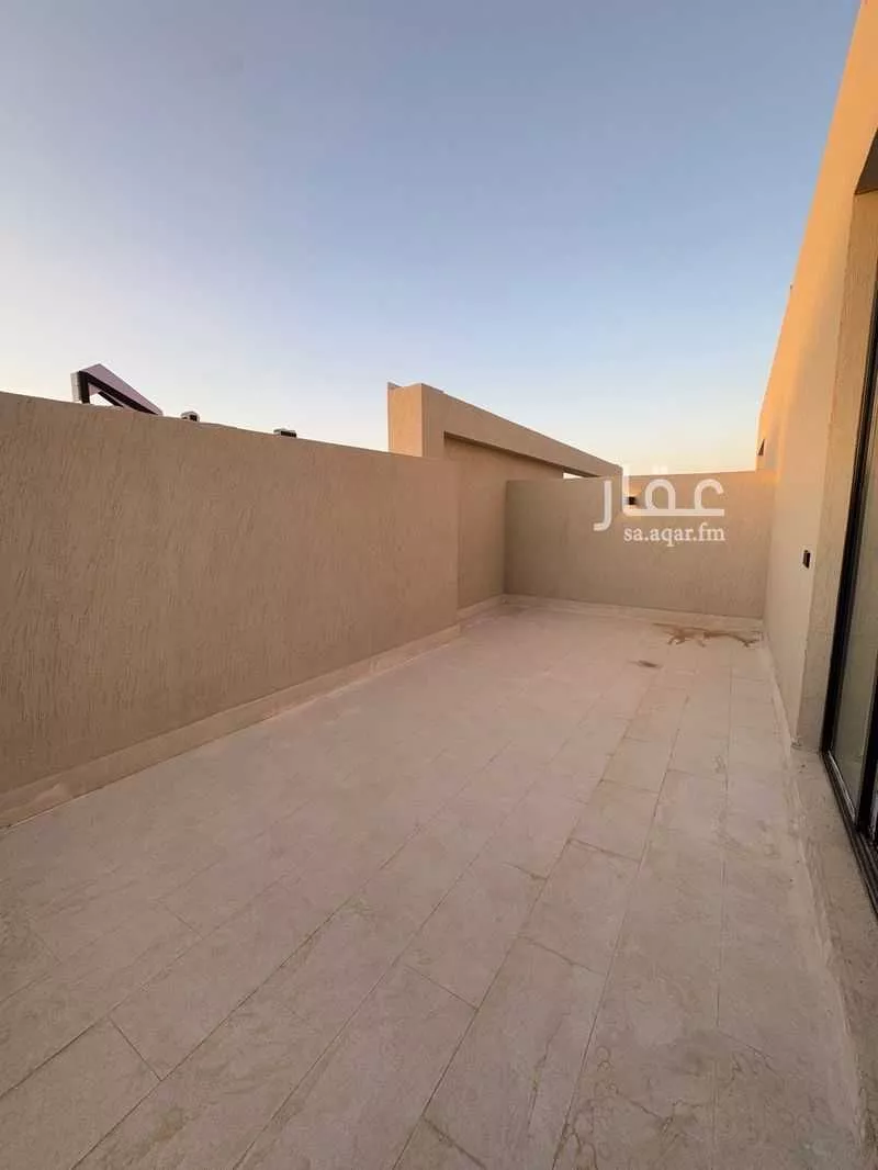 دور 4 غرف في العارض 15