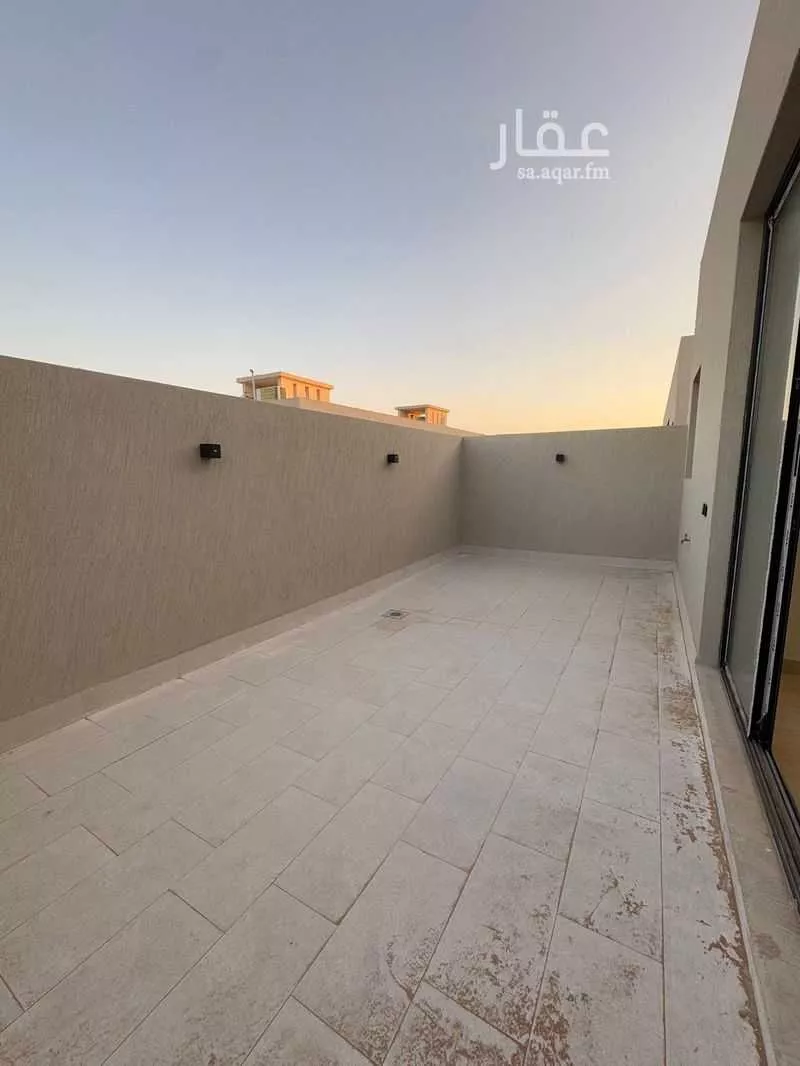 دور 4 غرف في العارض 22