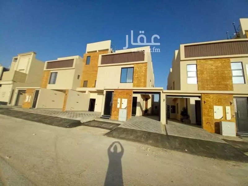3 bedroom floor in Al Hazm 2