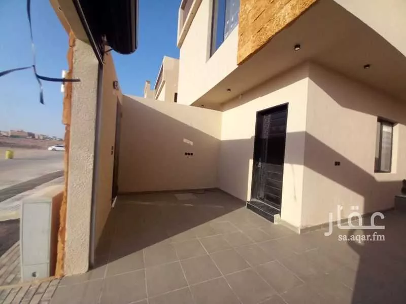 3 bedroom floor in Al Hazm 8