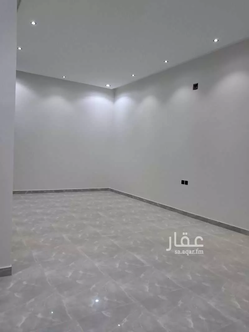 5 bedroom floor in Al Janadriyah 2