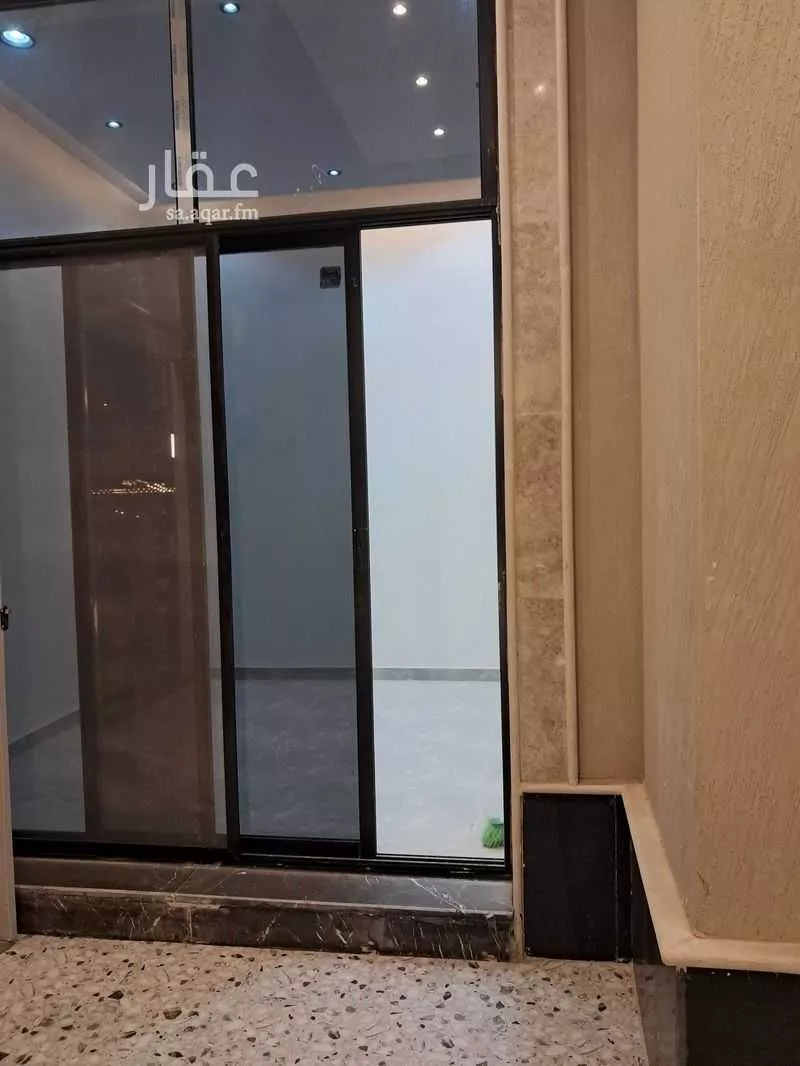 5 bedroom floor in Al Janadriyah 5