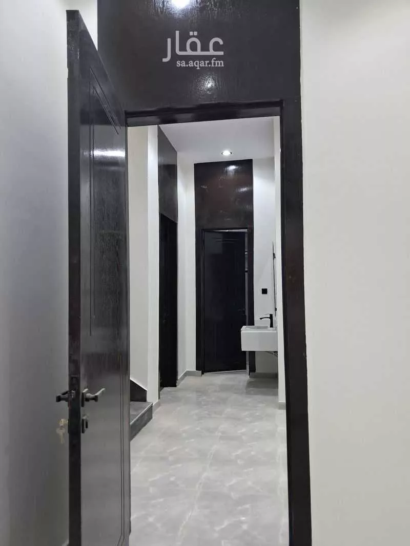 5 bedroom floor in Al Janadriyah 7