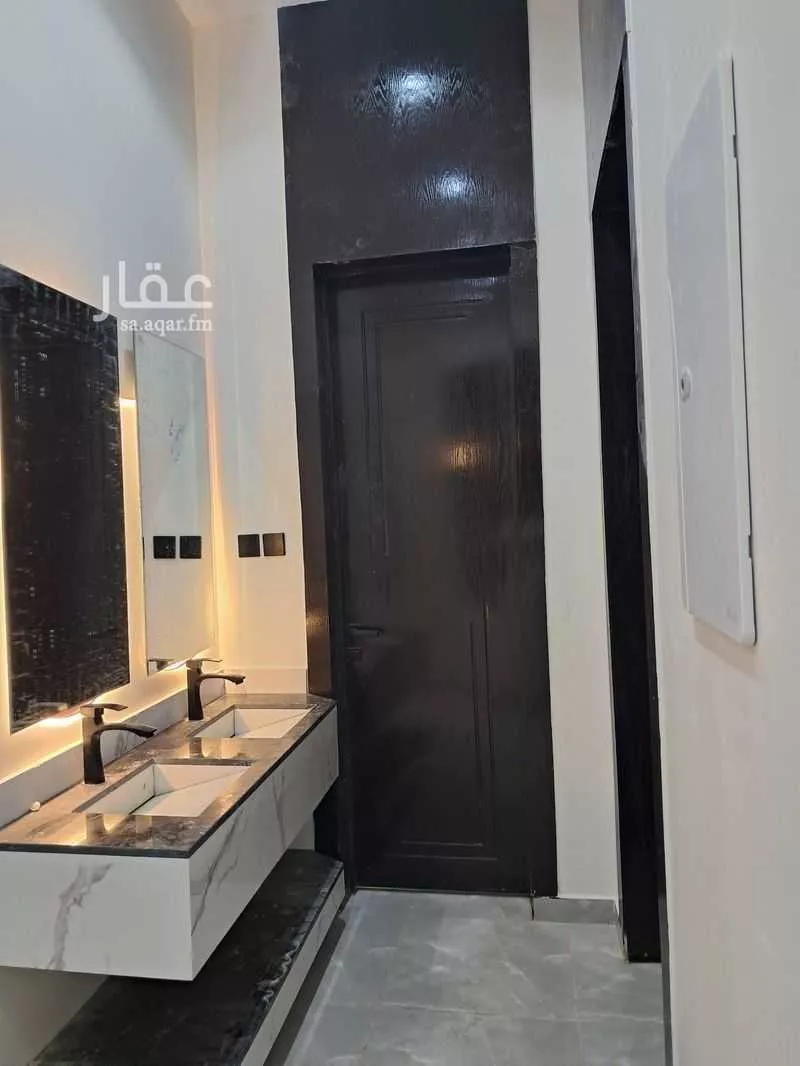 5 bedroom floor in Al Janadriyah 8