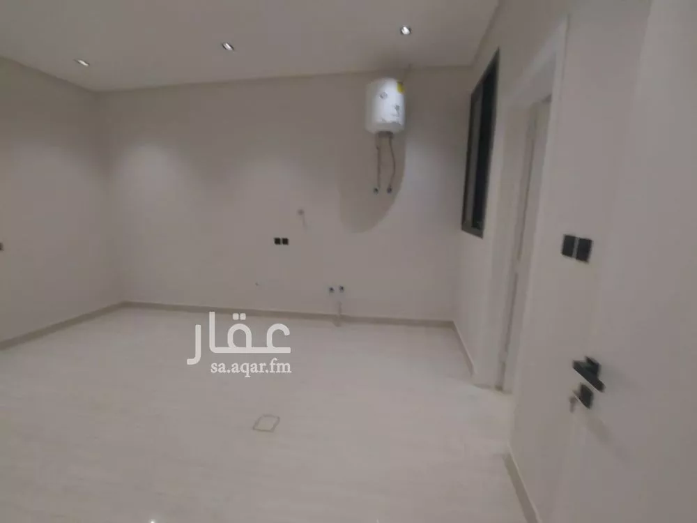 3 bedroom floor in Tuwaiq 4