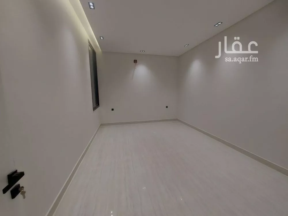 3 bedroom floor in Tuwaiq 7