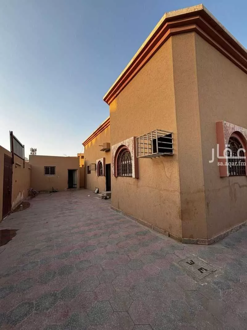 4 bedroom floor in Tuwaiq 2