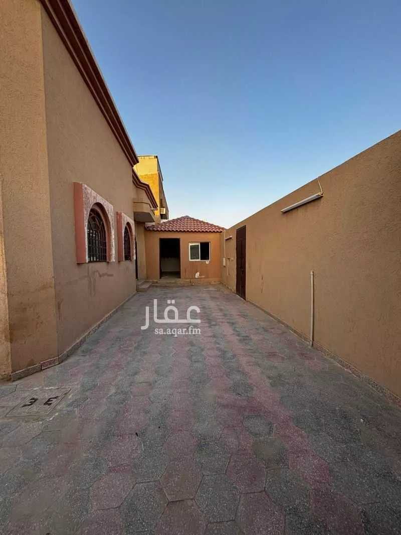 4 bedroom floor in Tuwaiq 4