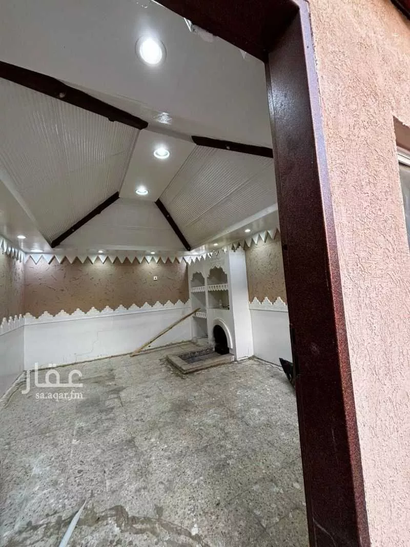 4 bedroom floor in Tuwaiq 8
