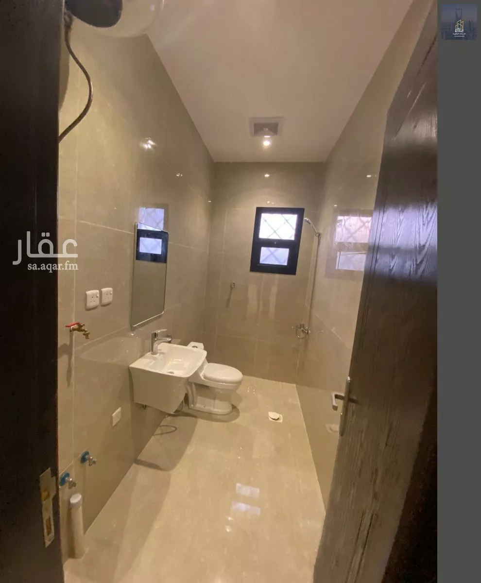 5 bedroom floor in Al Janadriyah 9