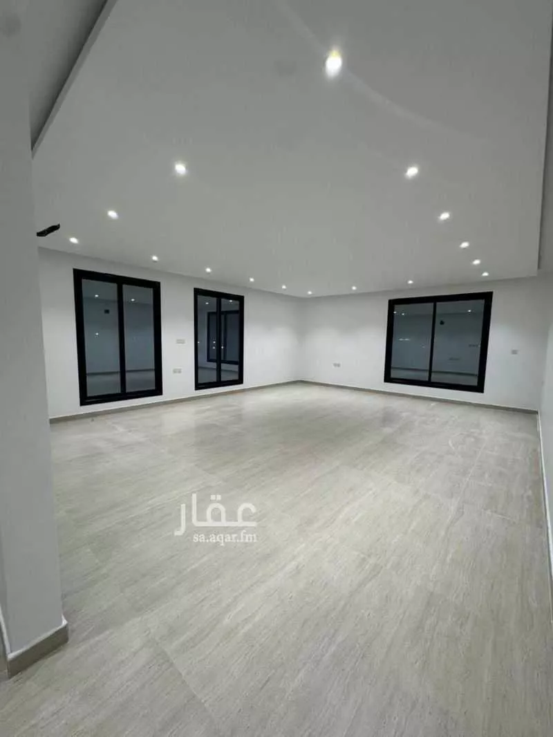 4 bedroom floor in Al Aridh 13