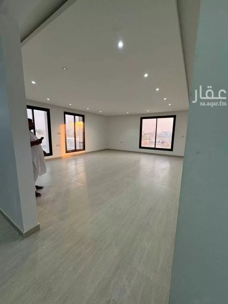 4 bedroom floor in Al Aridh 21