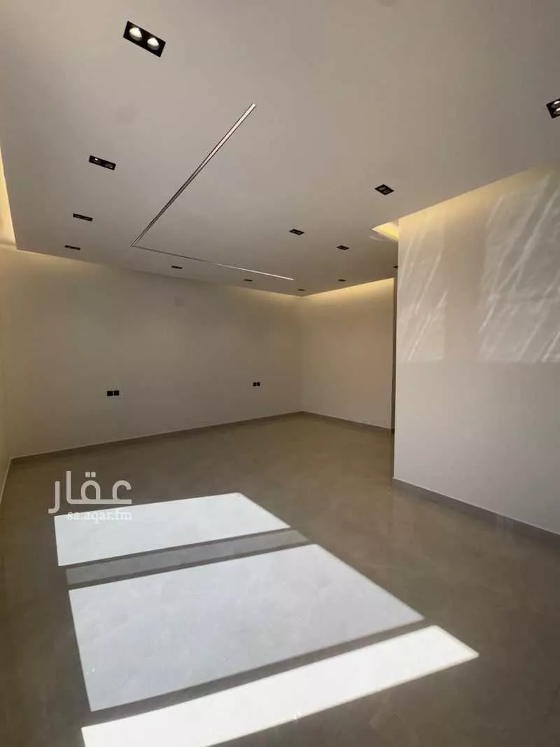 8 bedroom villa in Al Qadisiyah 4
