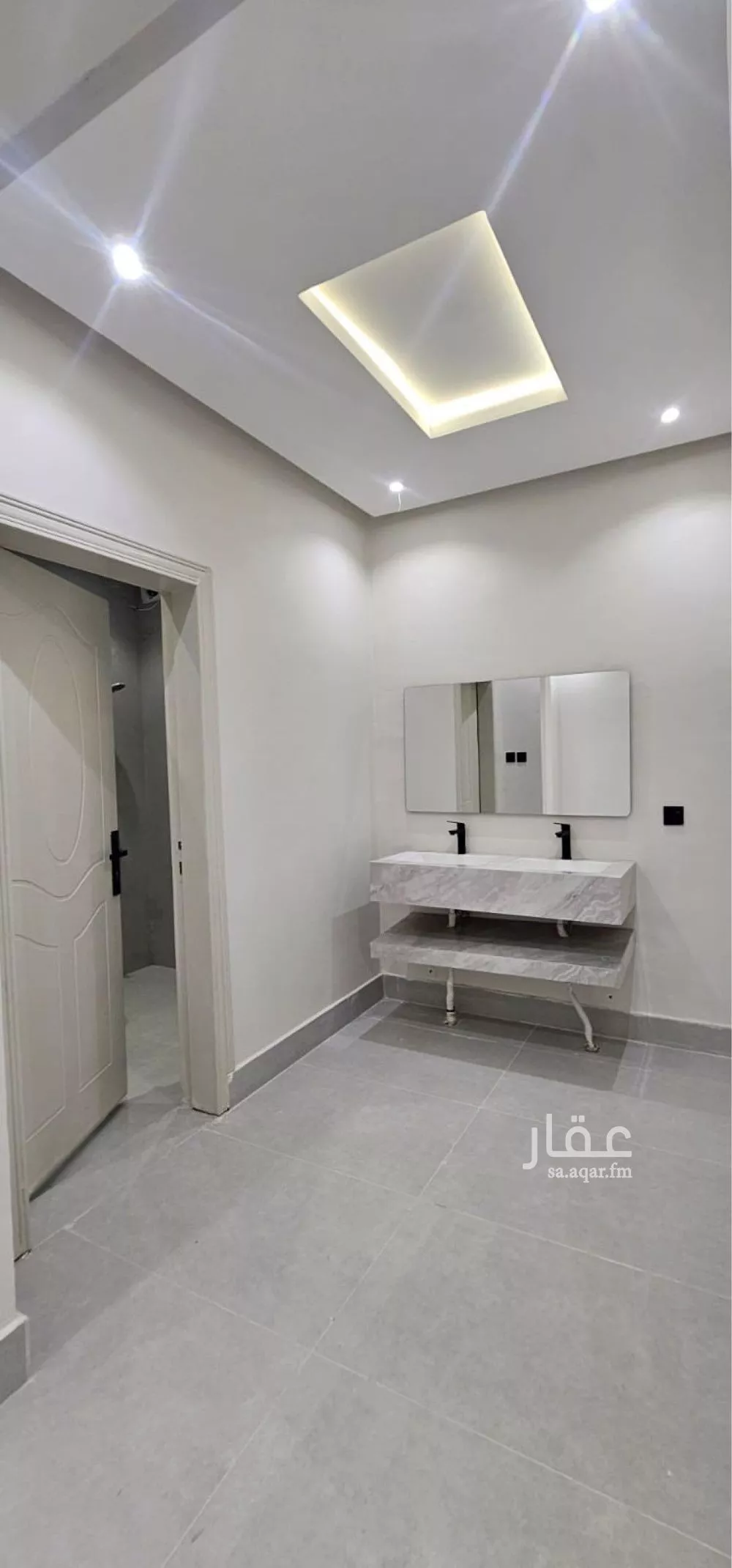 3 bedroom floor in Al Janadriyah 6