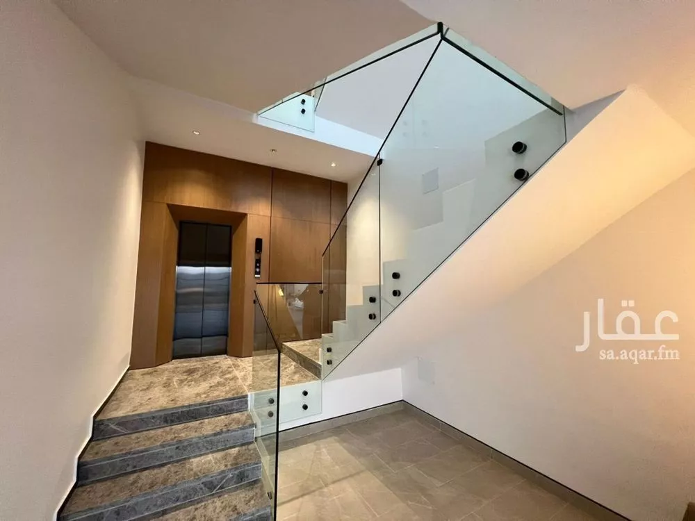 دور 3 غرف في العارض 14