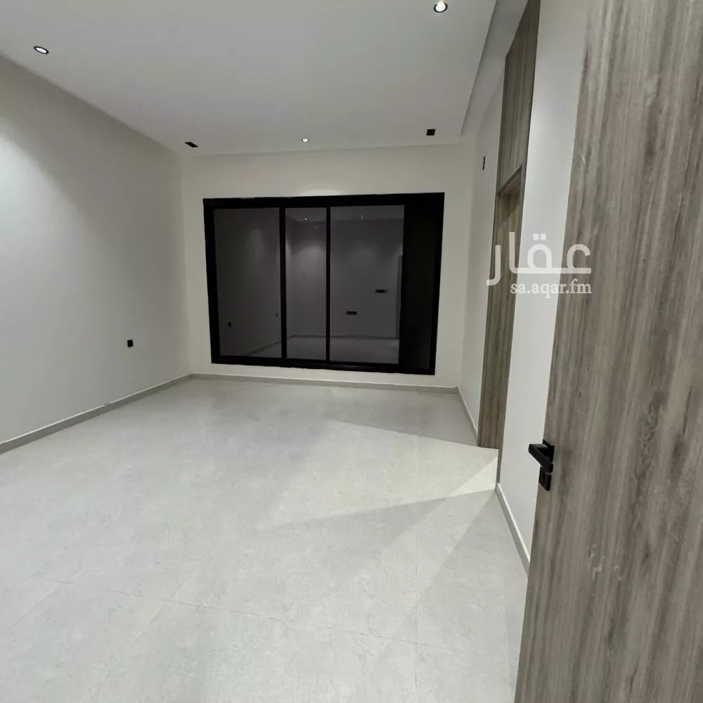 6 bedroom floor in Okaz 8