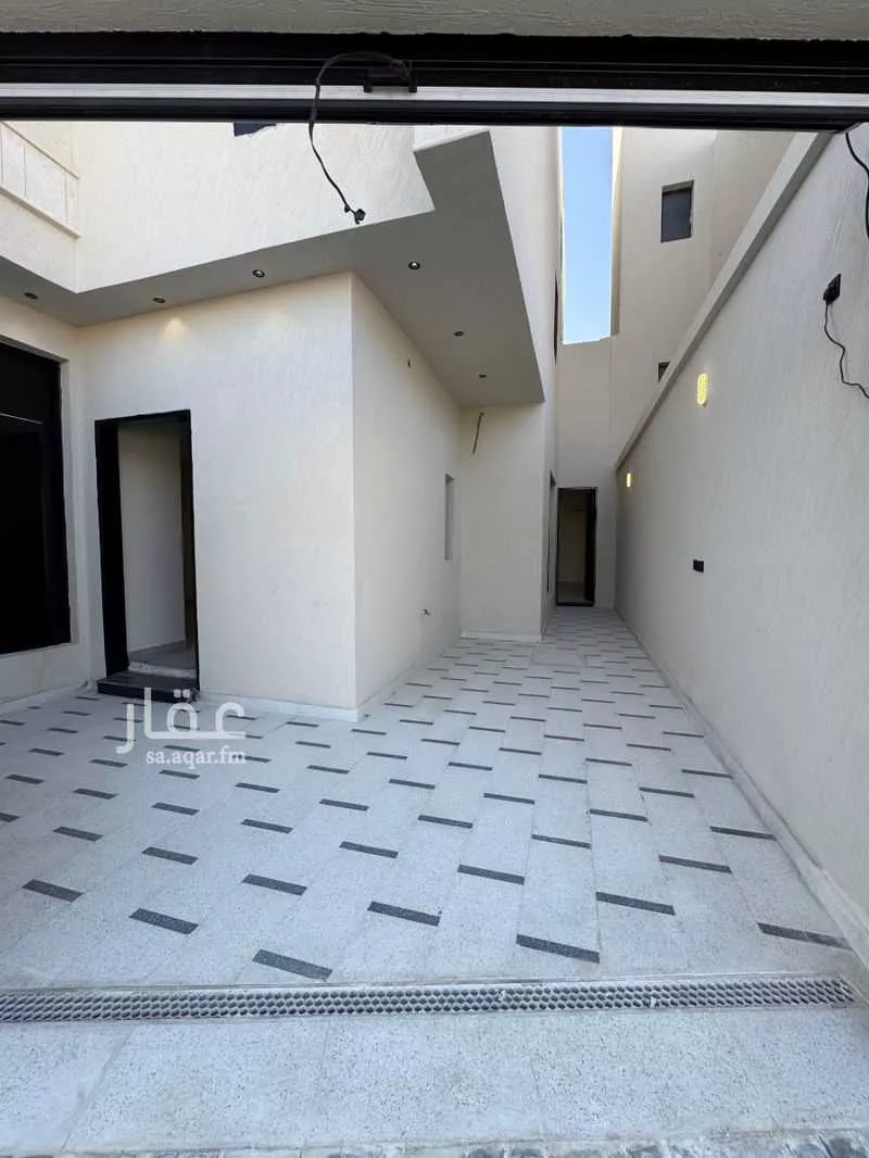 7 bedroom floor in Ash Sharq 6
