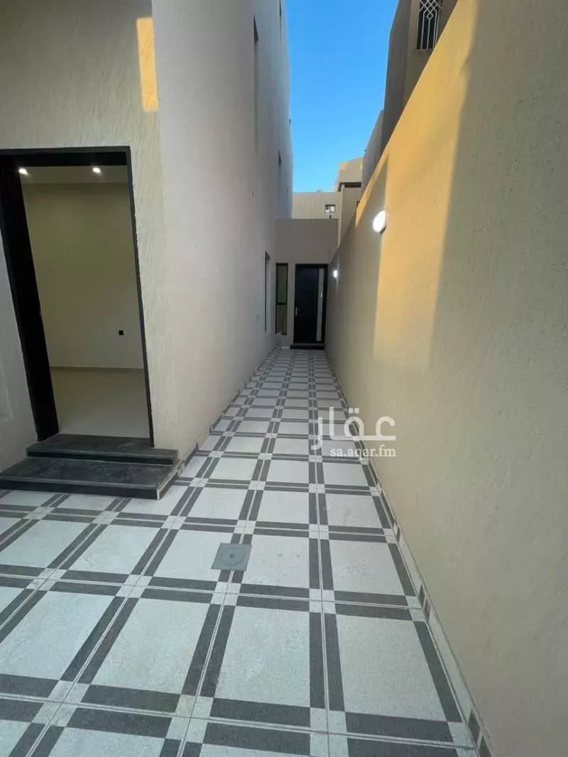 5 bedroom floor in Badr 2