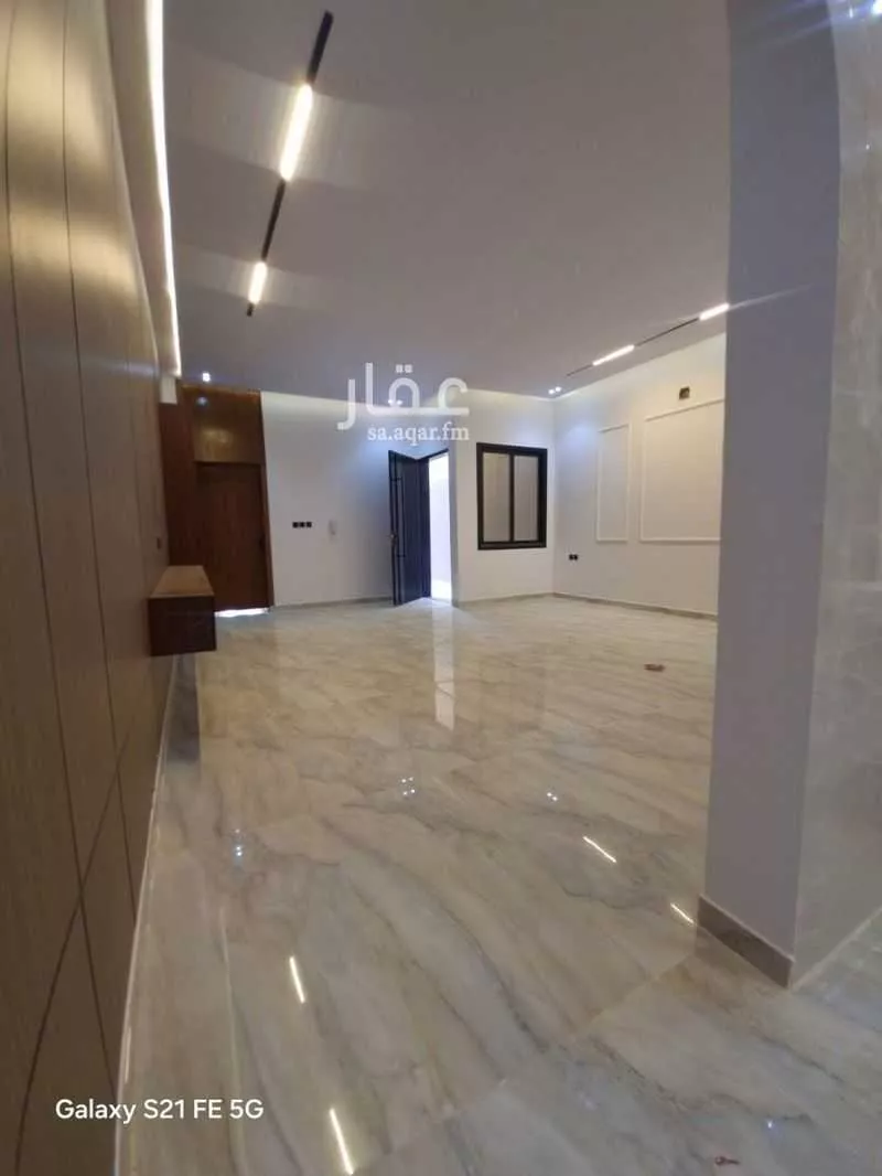 6 bedroom floor in Al Janadriyah 8