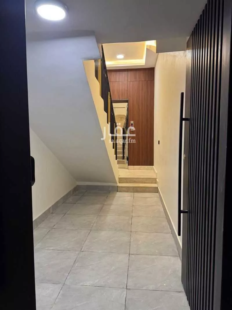 3 bedroom floor in Al Maizilah 7
