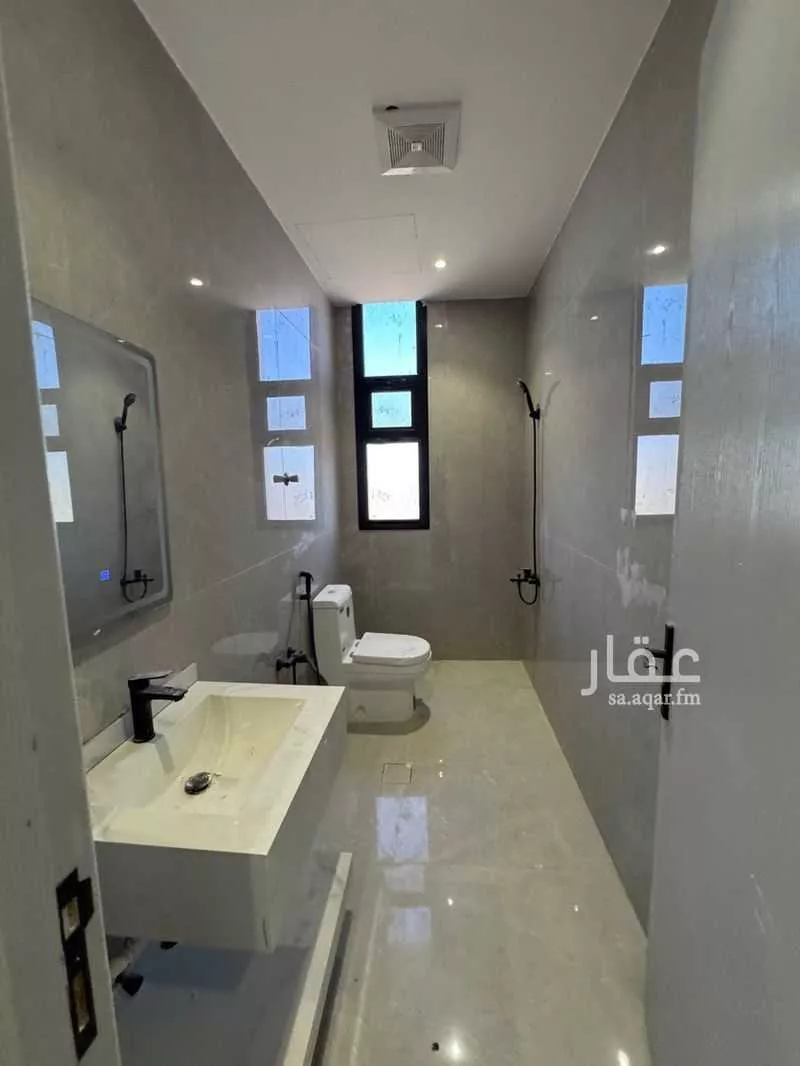 7 bedroom floor in Ash Sharq 2