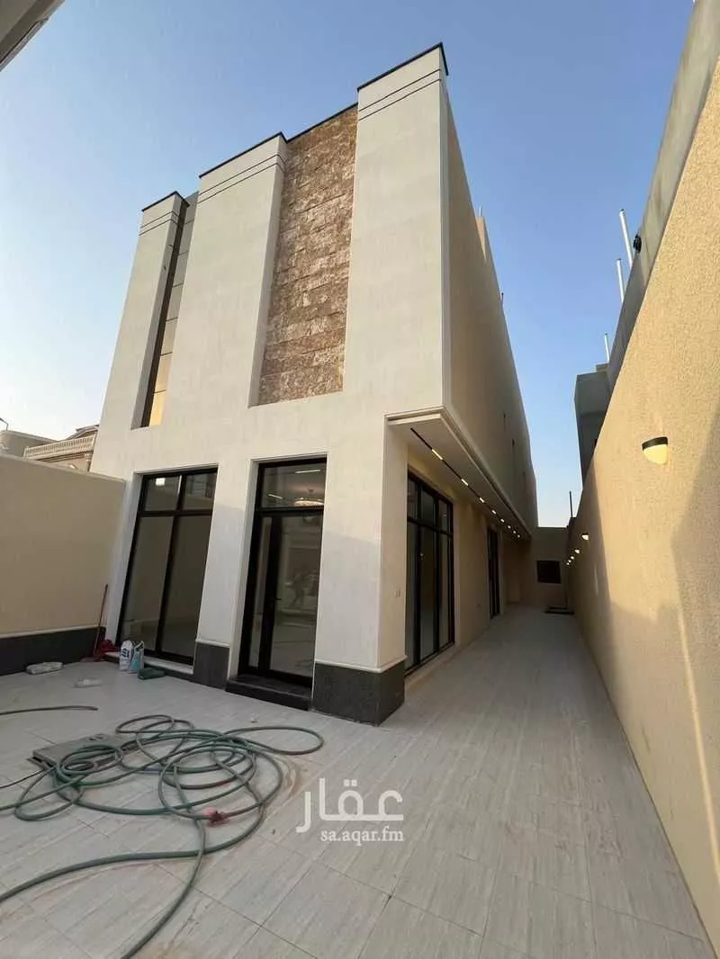 5 bedroom floor in Ash Sharq 2