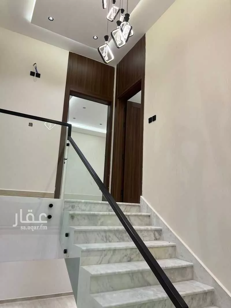 4 bedroom floor in Badr 11