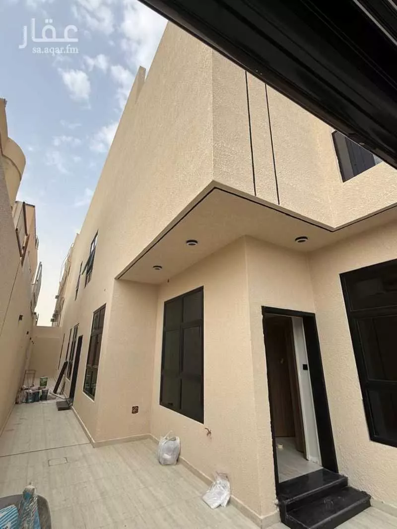3 bedroom floor in Al Rawabi 5