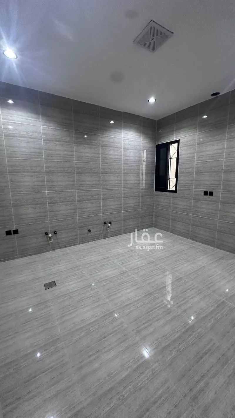 6 bedroom floor in Al Janadriyah 2