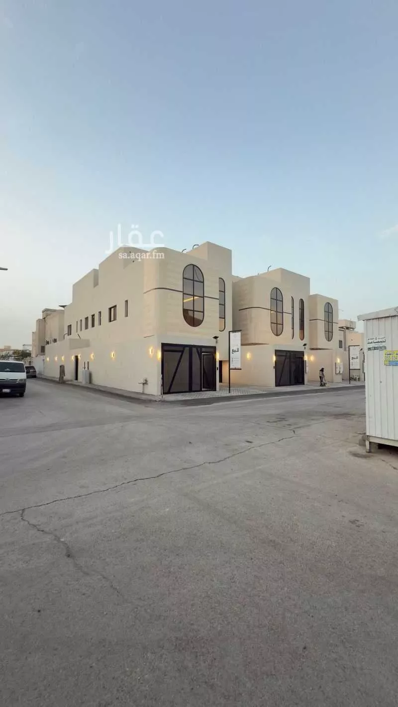 4 bedroom floor in As Suwaidi Al Gharabi 1