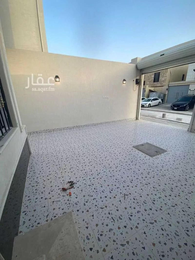 4 bedroom floor in Badr 2