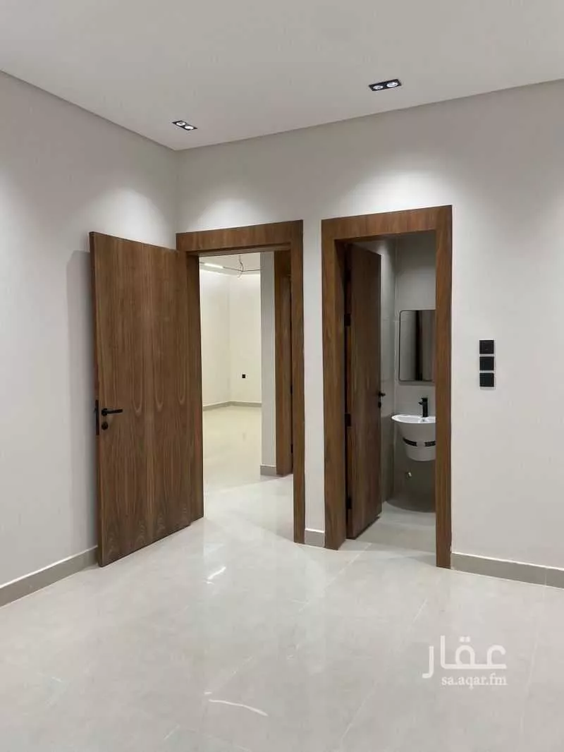 5 bedroom floor in Al Janadriyah 6