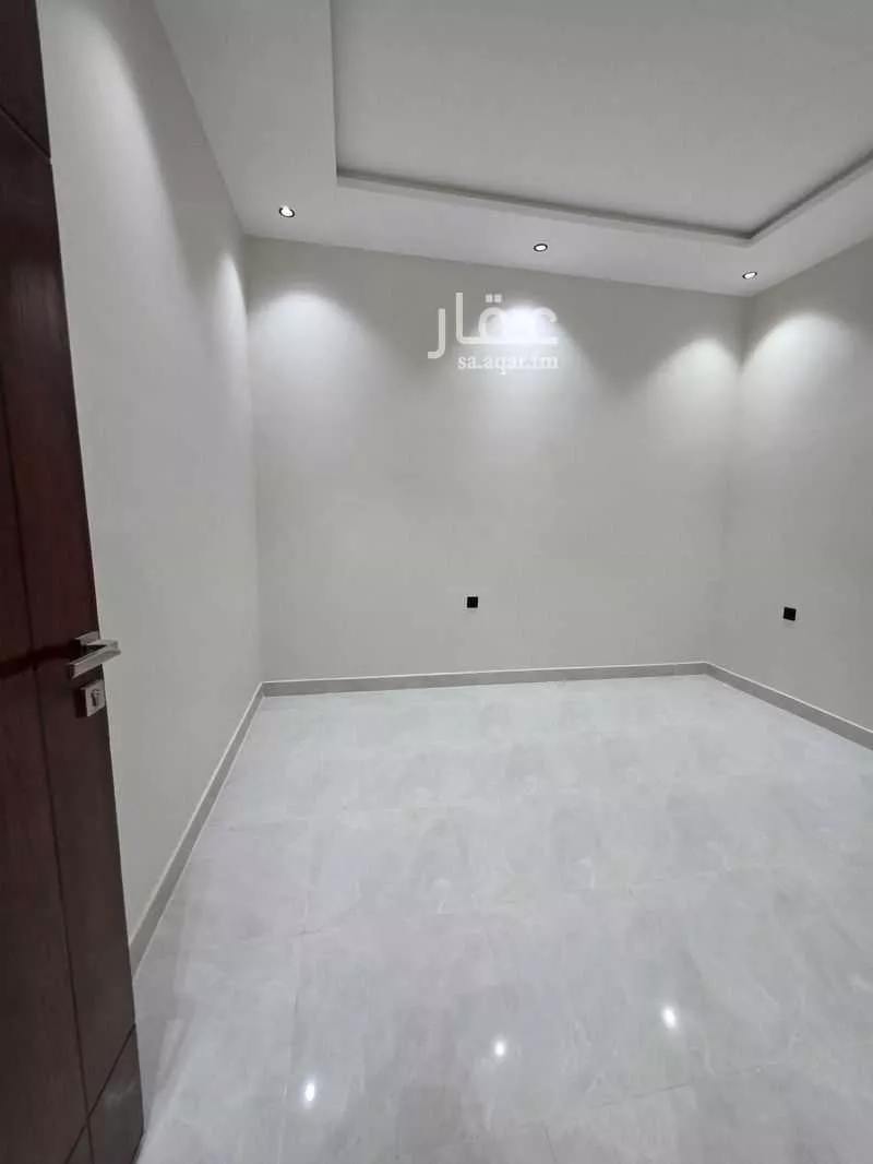 4 bedroom floor in Dirab 18