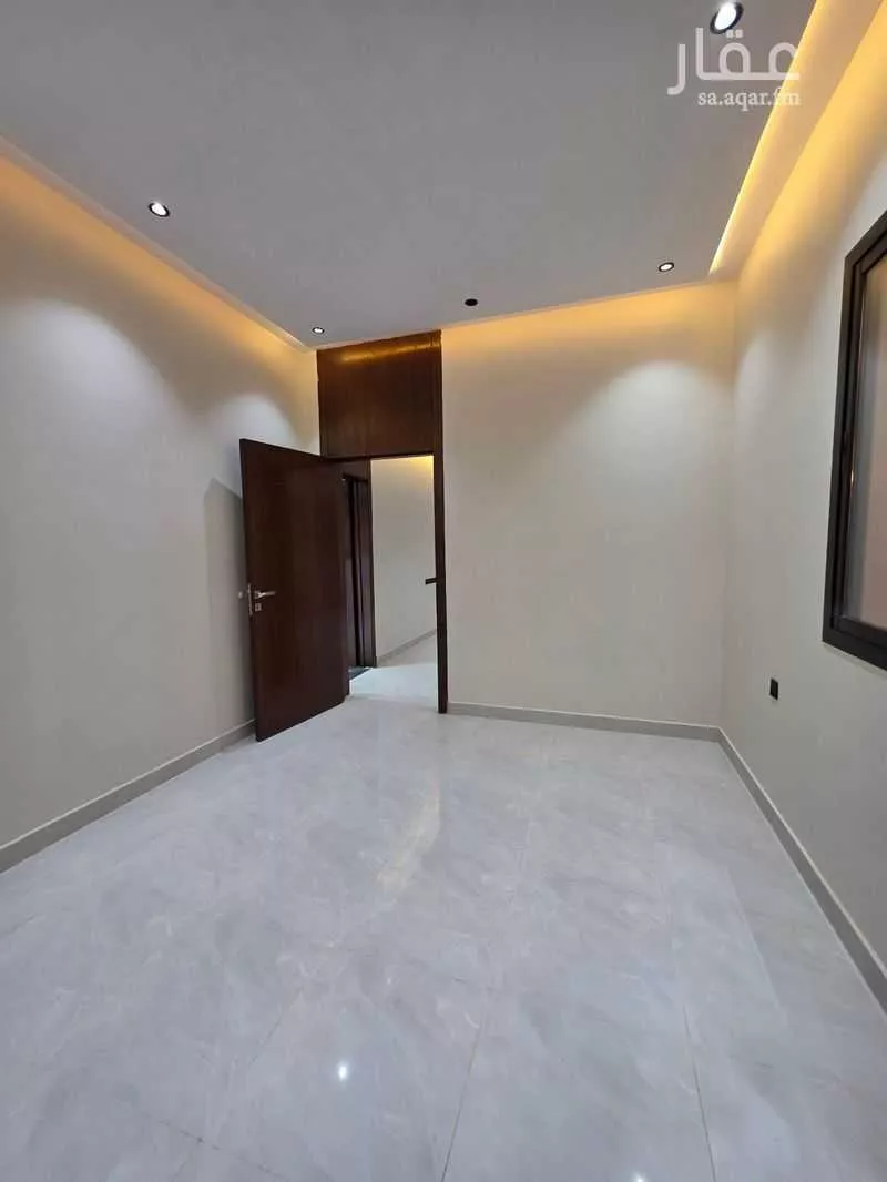 4 bedroom floor in Dirab 19
