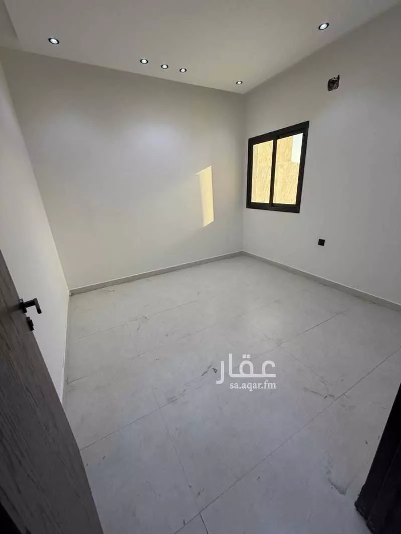 دور 4 غرف في السويدي 7