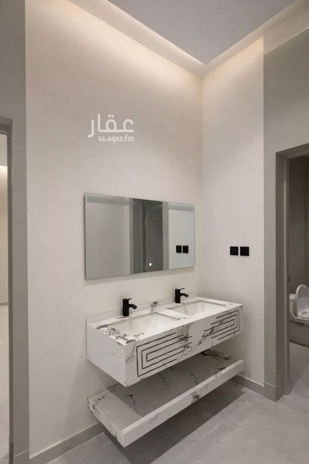 3 bedroom floor in Al Janadriyah 11