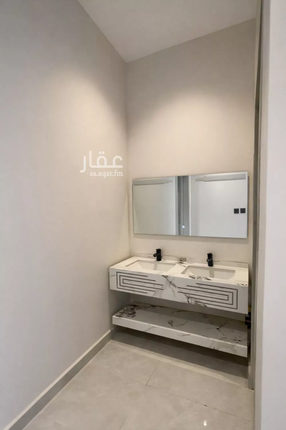 3 bedroom floor in Al Janadriyah 4