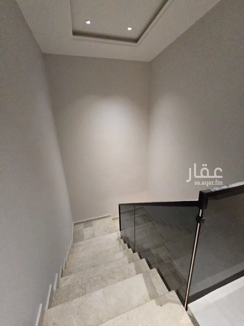 8 bedroom floor in Dirab 5