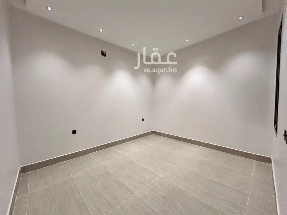 8 bedroom floor in Dirab 9